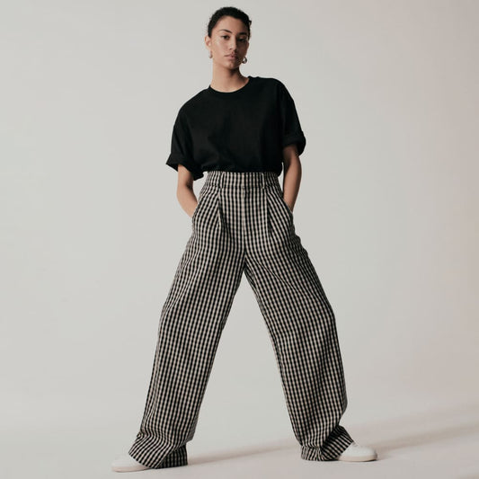 The Draper Pleated Pant in Buttersmooth | Khaki / Black | 30" Inseam