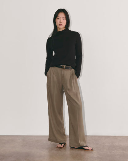 The Funnel Neck in Cotton Cashmere | Black