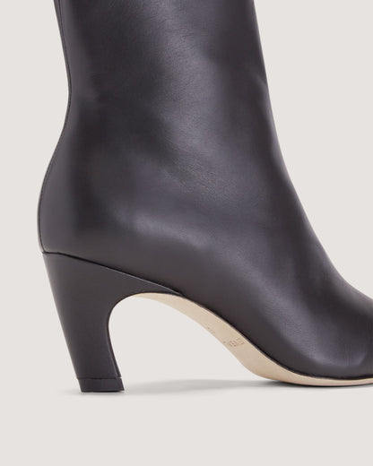The Short Banana Boot | Black