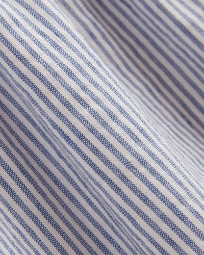 The Flutter-Sleeve Top in Stretch Linen | White / Dutch Blue