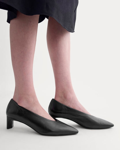 Made in Italy Almond-Toe Pump | Black Leather