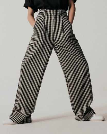 The Draper Pleated Pant in Buttersmooth | Khaki / Black | 30" Inseam