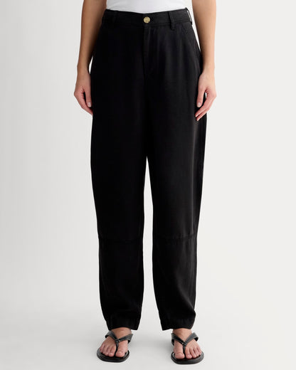 The Chino in Buttersoft | Black