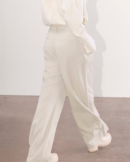 The Draper Pleated Pant in Buttersmooth | Sandstone | 32" Inseam