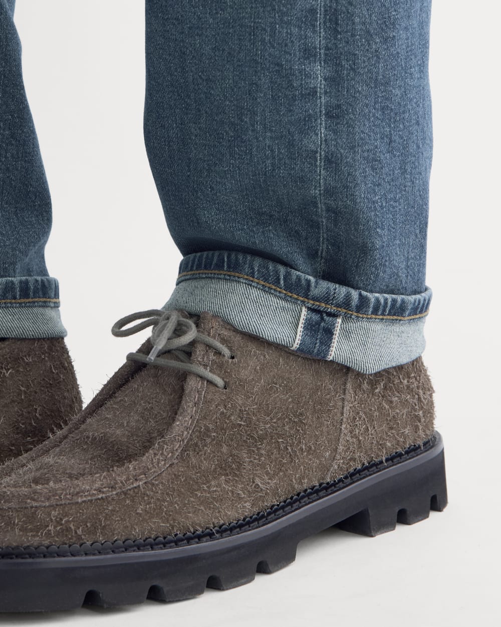 The Selvedge Straight Fit Jean | Drake Vintage Mid Wash