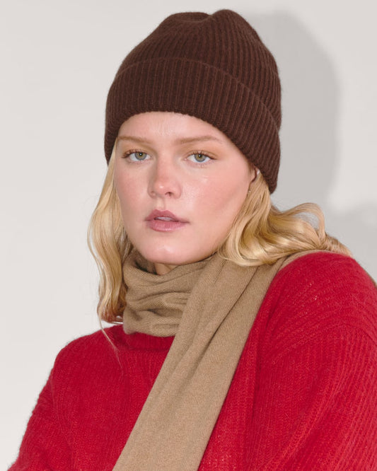 The Cashmere Ribbed Beanie | Dark Mahogany