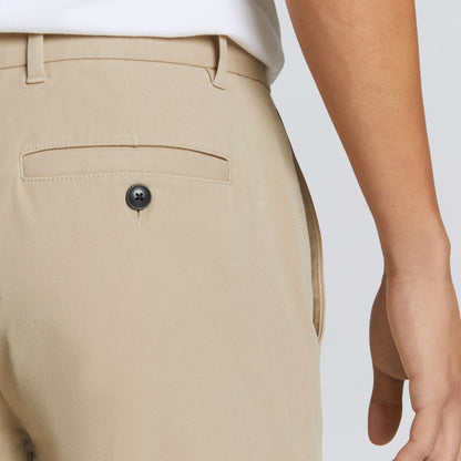 The Straight Fit Performance Chino | Uniform | Trench Coat Khaki | Straight